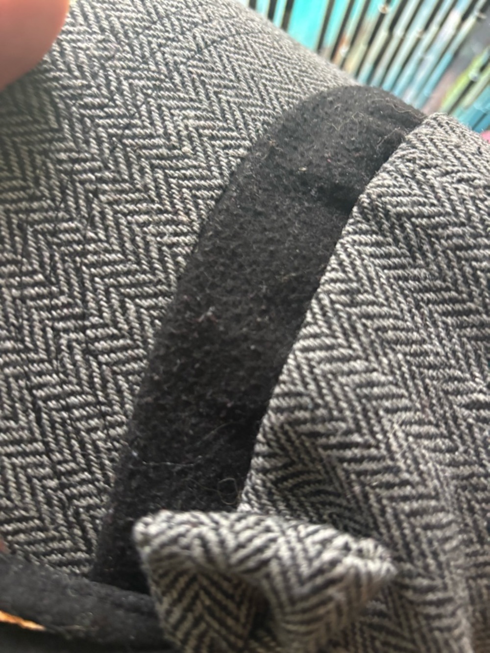 Smart Set Newsboy Cap • Grey Herringbone Hat • Black Band & Bow • Classic Chic - Picture 5 of 5